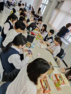 狛江國際交流社員與大同學生共進午餐