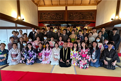 在神社進行和服茶道體驗