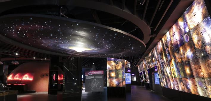 天文館有豐富有趣的展示，讓人體驗宇宙奧妙。