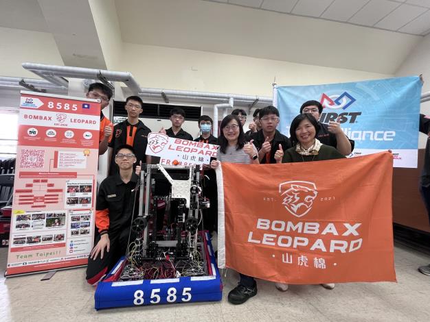 北市7校角逐國際機器人賽事，教育局278萬元培育機器人未來人才，建中大方分享自製情蒐app供各隊下載！ (1)