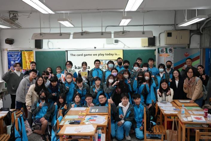仁愛學生們認為千葉大學的大學生熱情的帶領「歌牌」的體驗，獲益良多，也學會日本狀