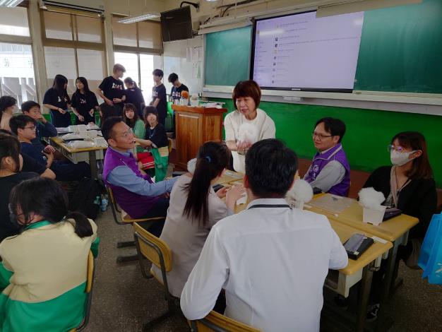 活動邀請臺北市政府教育局副局長、科長、股長及校長共襄盛舉，現場互動熱絡，氣氛溫馨且充滿創意
