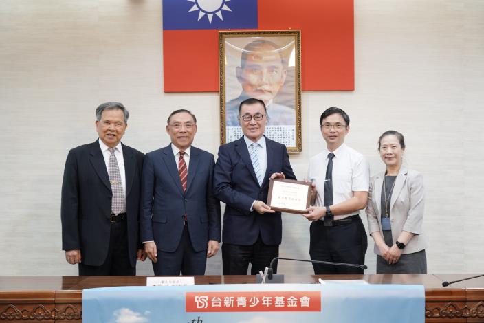 松山高中林昇茂校長.JPG