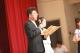 石牌國中黃桐良校長校長預計頒發畢業證書.JPG