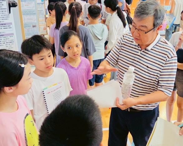 邀請專業教授模擬實際評審情況,進行問答