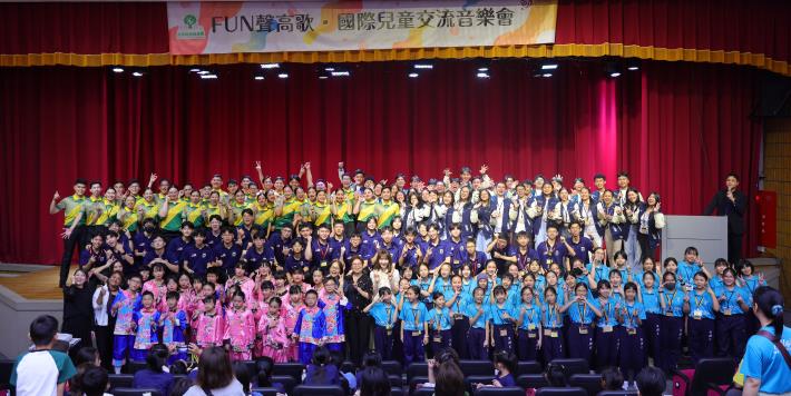 來自臺灣、馬來西亞、菲律賓及印尼的10所學校合唱團，以歌聲與文化交流跨越國界。