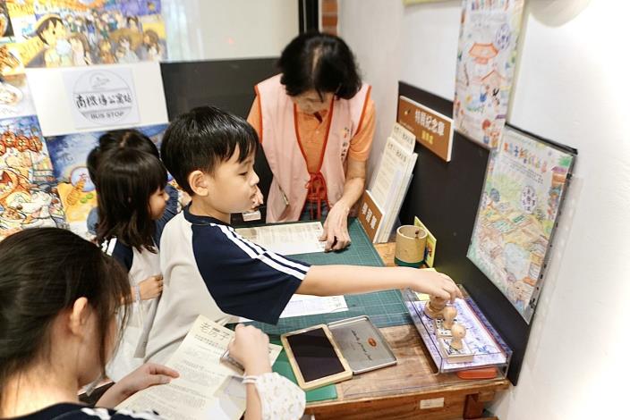 鄉土教育中心「老房子繪說故事」特展,帶您走入南機場整宅一同閱讀「昨日」、「今天」、「未來」的故事! (2)