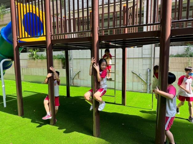 碧湖樂園共融式遊戲場歡樂開箱！3年5,400萬打造共融童年！ (4)