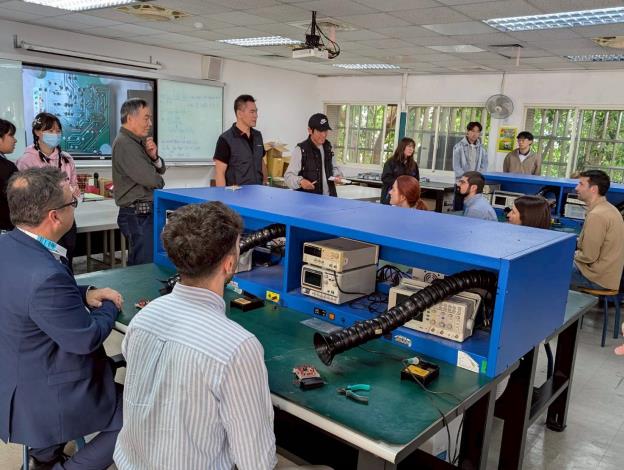 內湖高工-深化國際技職合作 內湖高工打造未來智慧科技與跨國交流基地 (5)