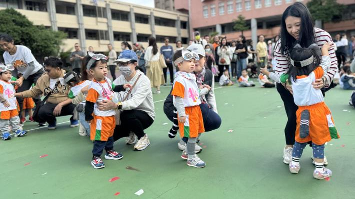 2歲幼幼班小浣熊班進場