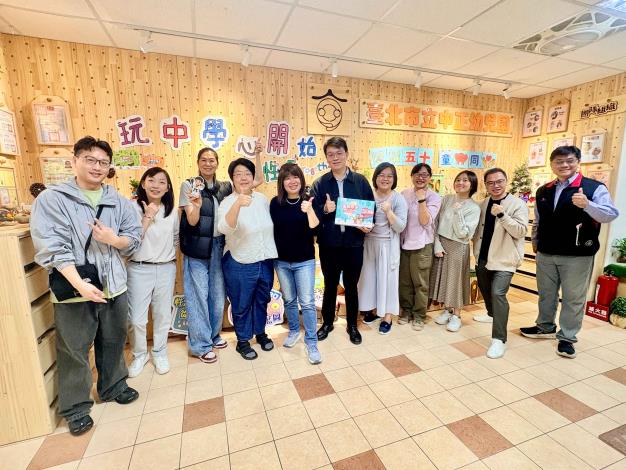 從構想到實現，團隊合影見證十年努力，化為成果的美好一刻