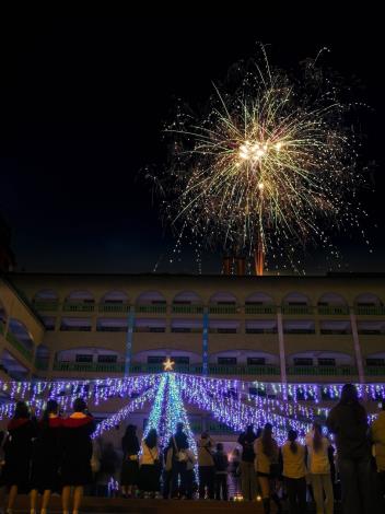 璀璨耀眼的點燈煙火