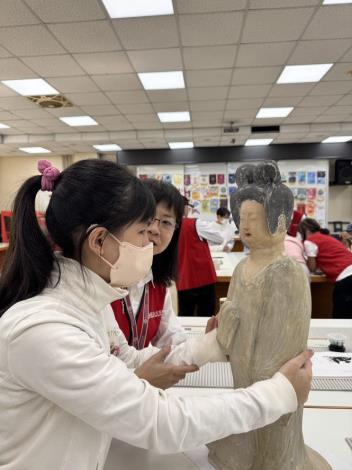 跨越障礙‧觸摸美麗─故宮瑰寶遊北明 (8)