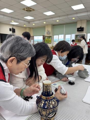 跨越障礙‧觸摸美麗─故宮瑰寶遊北明 (12)