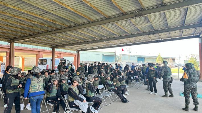 北市教育局攜手海軍陸戰隊實彈射擊體驗深化高中生全民國防意識 (2)