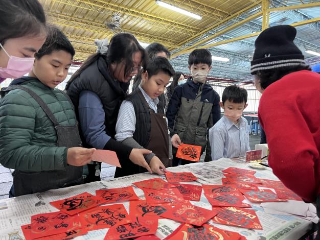 優質興德幸福加馬 迎春揮毫墨香迎新 (5).JPG