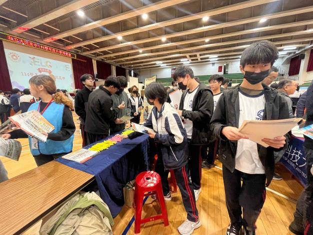 臺北市私立大同高中策盟大專院校升學博覽會登場囉！ (5).JPG