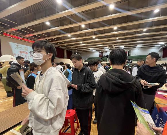 臺北市私立大同高中策盟大專院校升學博覽會登場囉！ (6).JPG