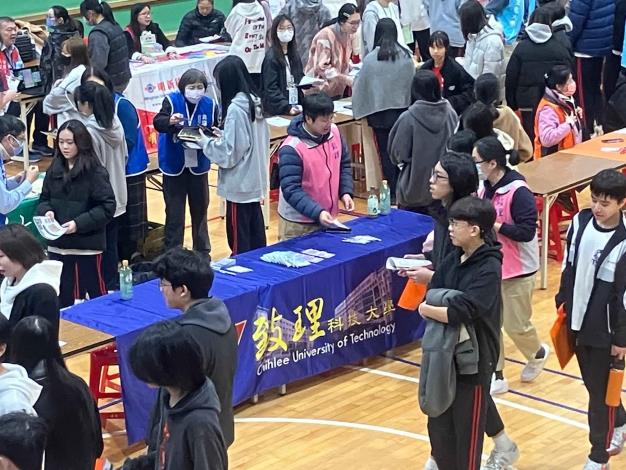 臺北市私立大同高中策盟大專院校升學博覽會登場囉！ (11)