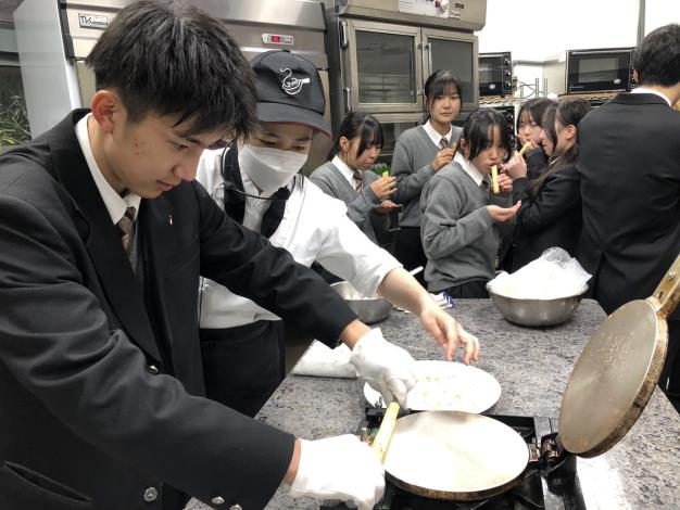 臺日教育交流 「杯筊」文化 雙校友誼永流傳 (4)