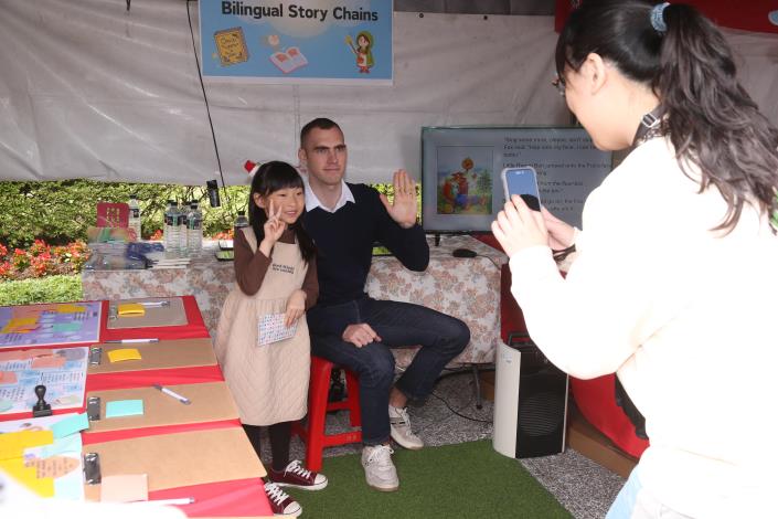 實踐「臺北十大好學」全球學！力行國小「GO Taiwan」連結歐亞非十國「英語點珍奶、文化箱外交、在地雙語國際行動 跨域實踐雙語生態行動力 (7)