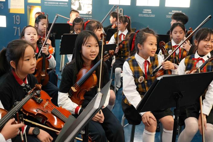 以樂會友‧藝同成長  靜心高中弦樂團與臺中太平國小藝文交流 (2).JPG