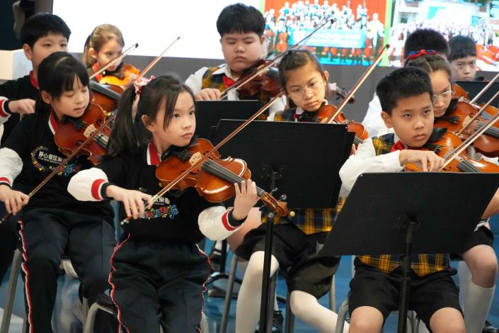 以樂會友‧藝同成長  靜心高中弦樂團與臺中太平國小藝文交流 (5).JPG