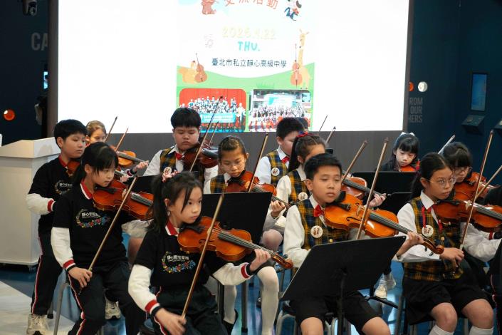 以樂會友‧藝同成長  靜心高中弦樂團與臺中太平國小藝文交流 (3).JPG