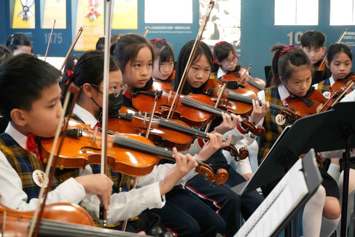 以樂會友‧藝同成長  靜心高中弦樂團與臺中太平國小藝文交流 (1).JPG