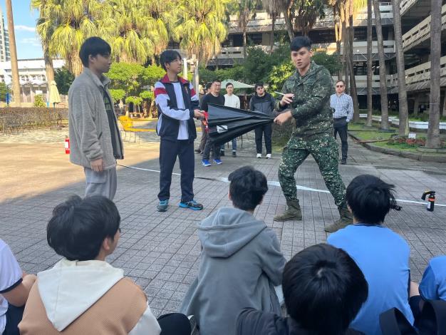 南港高中攜手警政與國防單位 強化校園安全防護與學生自我保護能力 (2)