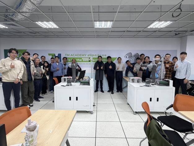 AI COBOT 應用與實作課程大合照