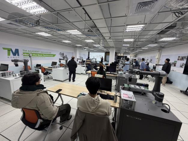 AI COBOT 應用與實作課程4