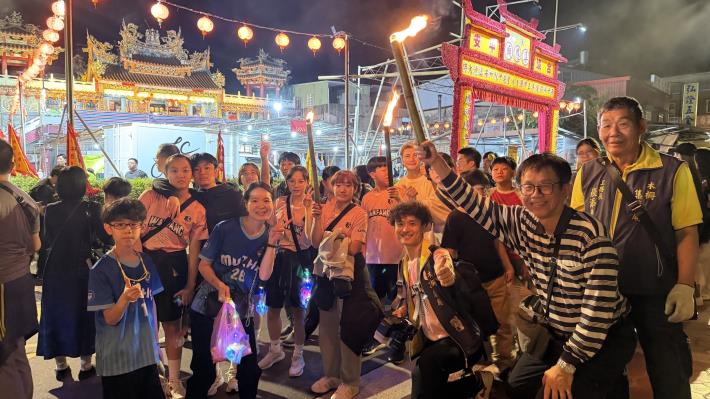 感謝萬芳高中合球運動代表隊參與拿火把踩街