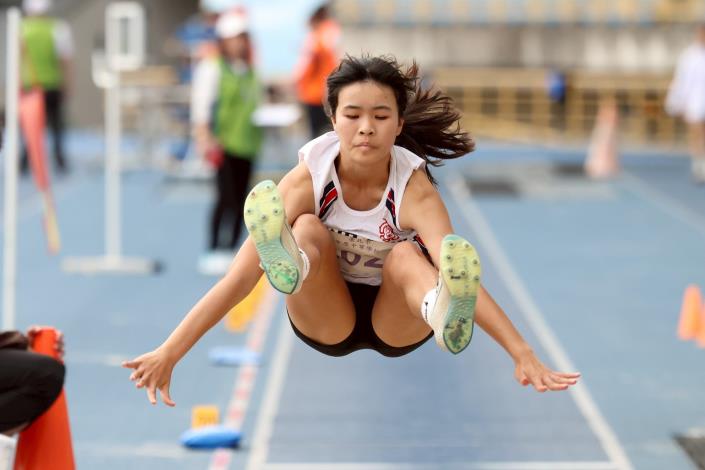 張芃葳在跳遠賽場以5.78公尺刷新大會紀錄