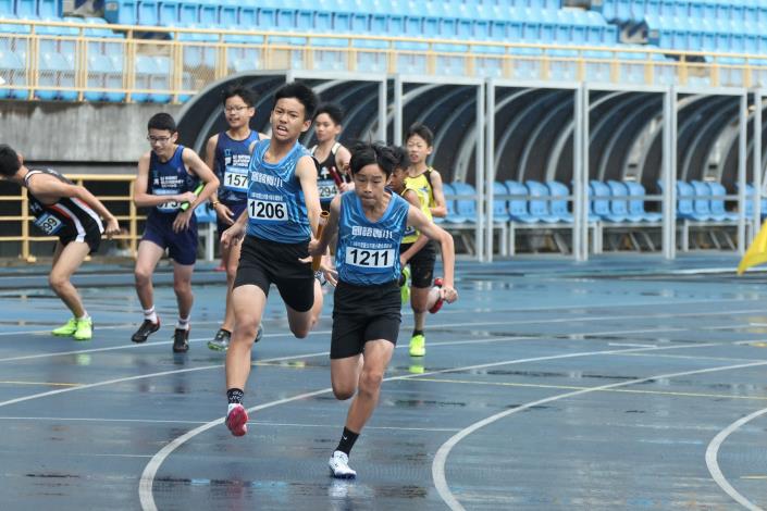 國語實小勇奪男子400公尺接力冠軍