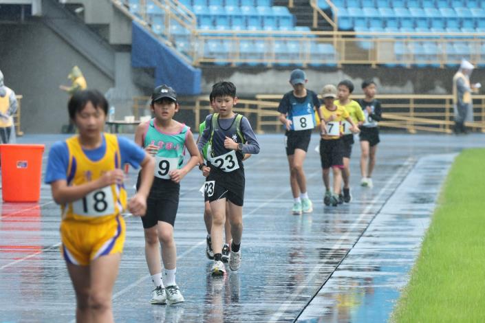 男生組3000公尺競走