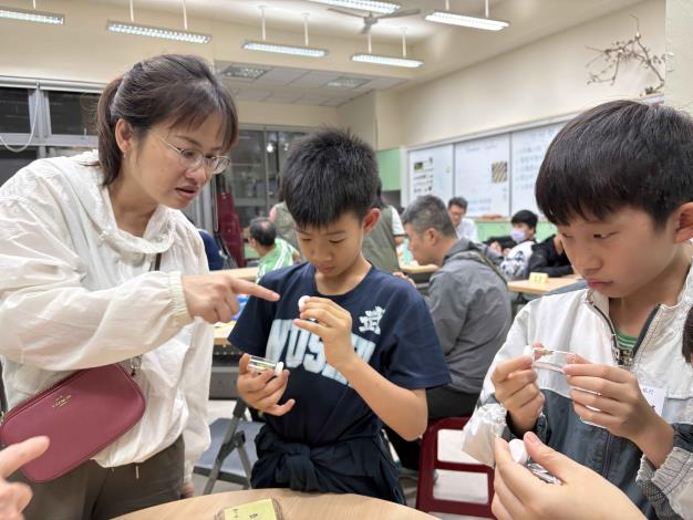 夜探馬明潭親子共學認識螢火蟲2