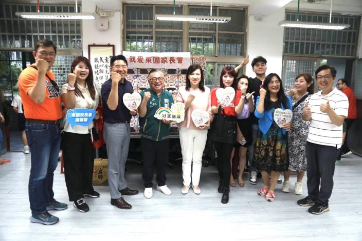 星空下的幸福約定！萬華東園國小「星空電影院」邀親子共賞《幸福路上》 (8)
