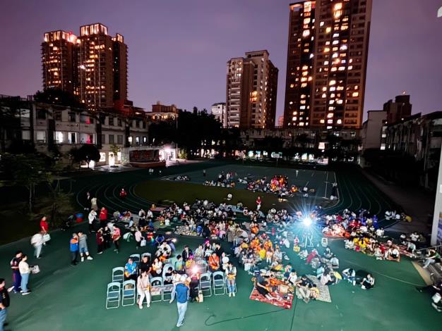 星空下的幸福約定！萬華東園國小「星空電影院」邀親子共賞《幸福路上》 (5)