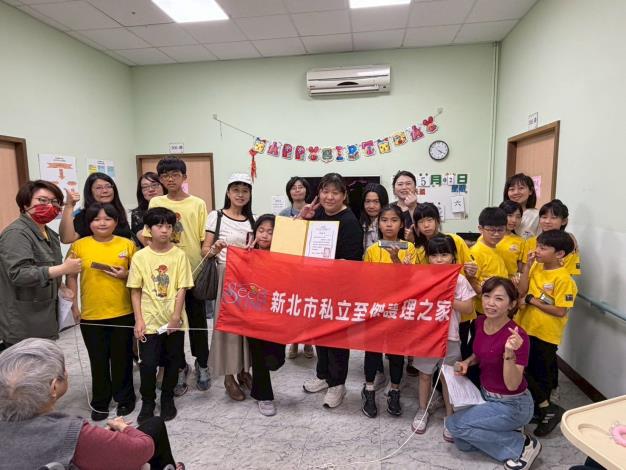 感謝至傑護理之家提供寶貴機會,讓學生能走進護理之家進行演出,將音樂化為陪伴與關懷的力量