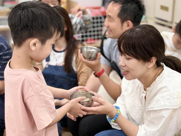 媽媽請喝茶.JPG