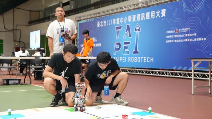 智組型機器人.JPG