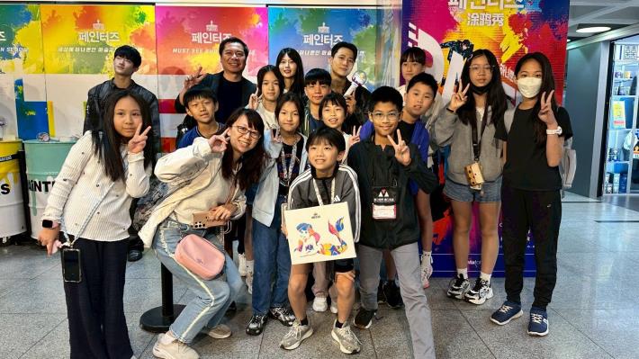 在韓國首爾欣賞塗鴉秀表演