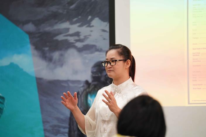 樂齡多元課程熱烈展開！涵蓋經絡養生、中餐、手作與烘焙 (1).JPG
