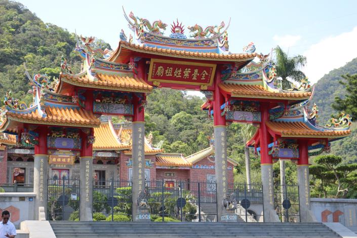 2圓覺寺步道入口由葉氏祖廟旁的小路進入.JPG