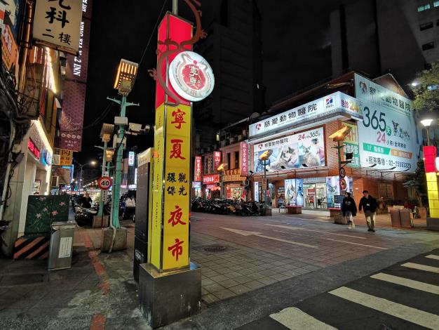 13-位於建成圓環對面的寧夏夜市 有號稱「臺北人的胃」美名