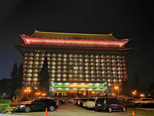 09台灣神社拆除改建成中國北方宮殿式建築的圓山飯店 用來接待外賓