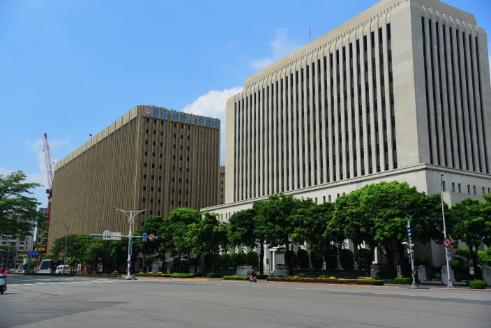 15-中央銀行、勞工保險局等中央機關均位於羅斯福路一段。