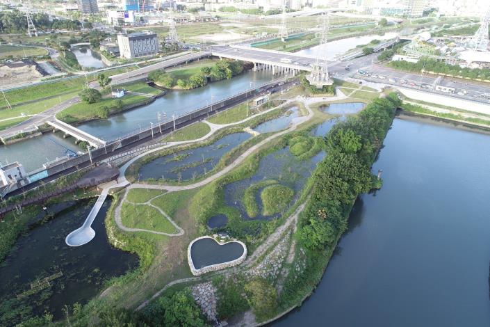 來訪花海順遊雙溪濕地公園(雙溪濕地公園空拍照：大地處提供)