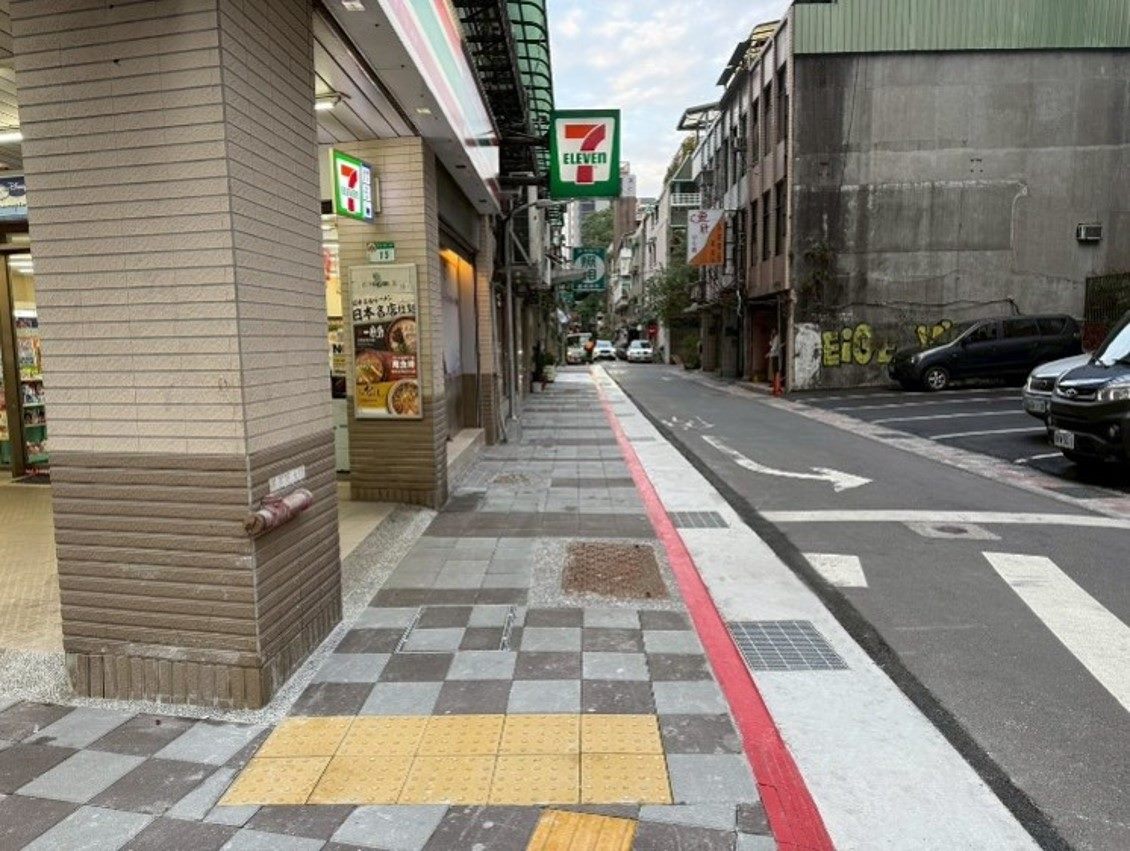 信義路2段17巷設置實體人行道工程